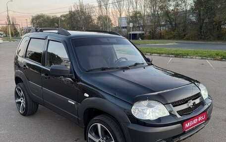 Chevrolet Niva I рестайлинг, 2015 год, 465 000 рублей, 1 фотография