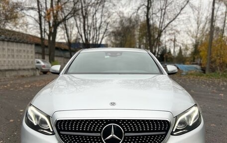 Mercedes-Benz E-Класс, 2019 год, 3 600 000 рублей, 1 фотография