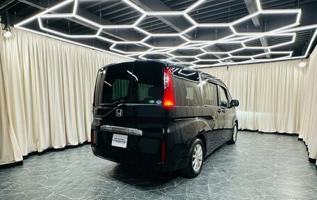 Honda Stepwgn IV рестайлинг, 2016 год, 1 799 000 рублей, 6 фотография