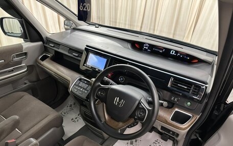 Honda Stepwgn IV рестайлинг, 2016 год, 1 799 000 рублей, 11 фотография