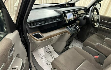 Honda Stepwgn IV рестайлинг, 2016 год, 1 799 000 рублей, 12 фотография