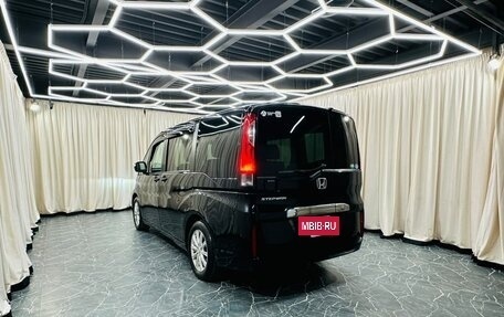 Honda Stepwgn IV рестайлинг, 2016 год, 1 799 000 рублей, 4 фотография