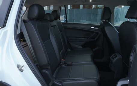 Volkswagen Tiguan II, 2018 год, 1 798 000 рублей, 7 фотография