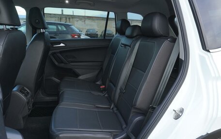 Volkswagen Tiguan II, 2018 год, 1 798 000 рублей, 9 фотография