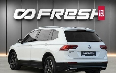 Volkswagen Tiguan II, 2018 год, 1 798 000 рублей, 2 фотография