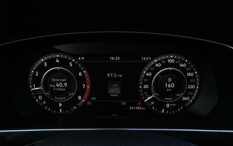 Volkswagen Tiguan II, 2018 год, 1 798 000 рублей, 15 фотография