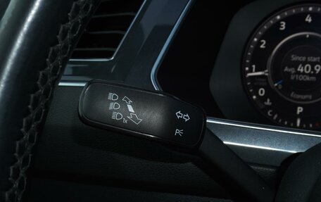 Volkswagen Tiguan II, 2018 год, 1 798 000 рублей, 18 фотография