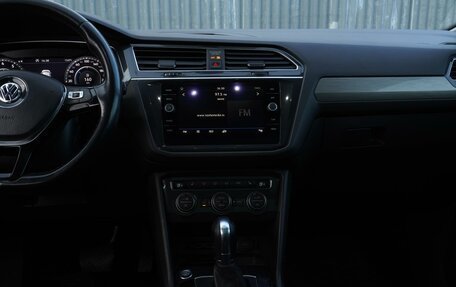 Volkswagen Tiguan II, 2018 год, 1 798 000 рублей, 21 фотография