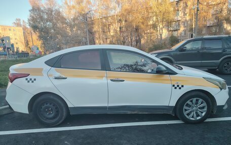 Hyundai Solaris II рестайлинг, 2017 год, 550 000 рублей, 3 фотография