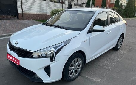 KIA Rio IV, 2021 год, 1 470 000 рублей, 1 фотография