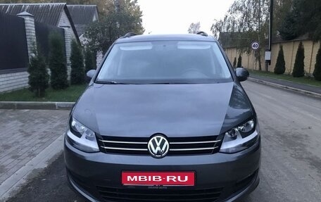 Volkswagen Sharan II, 2018 год, 2 500 000 рублей, 1 фотография