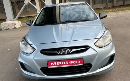 Hyundai Solaris II рестайлинг, 2012 год, 970 000 рублей, 1 фотография