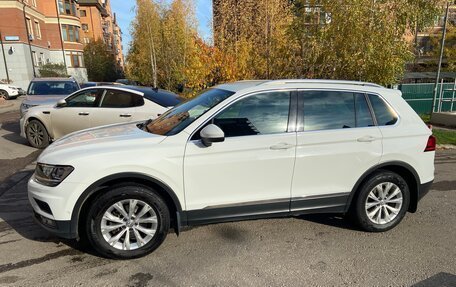 Volkswagen Tiguan II, 2017 год, 1 890 000 рублей, 2 фотография