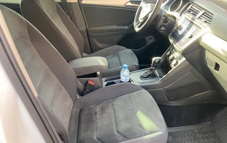 Volkswagen Tiguan II, 2017 год, 1 890 000 рублей, 12 фотография