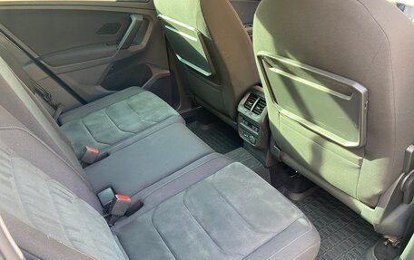 Volkswagen Tiguan II, 2017 год, 1 890 000 рублей, 10 фотография
