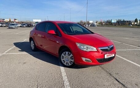 Opel Astra J, 2011 год, 570 000 рублей, 2 фотография