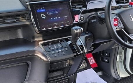 Honda Stepwgn IV рестайлинг, 2021 год, 2 980 000 рублей, 6 фотография