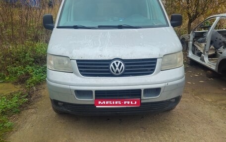 Volkswagen Transporter T5 рестайлинг, 2005 год, 1 000 000 рублей, 1 фотография