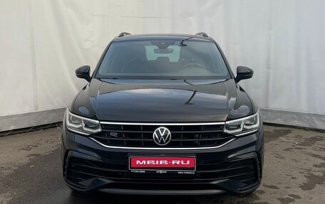 Volkswagen Tiguan II, 2021 год, 3 799 000 рублей, 2 фотография