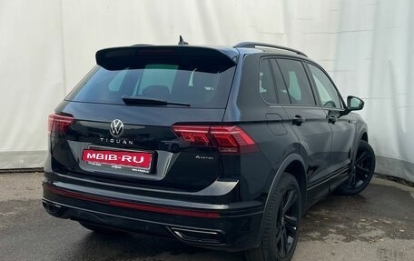 Volkswagen Tiguan II, 2021 год, 3 799 000 рублей, 4 фотография