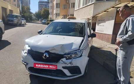 Renault Logan II, 2020 год, 390 000 рублей, 1 фотография