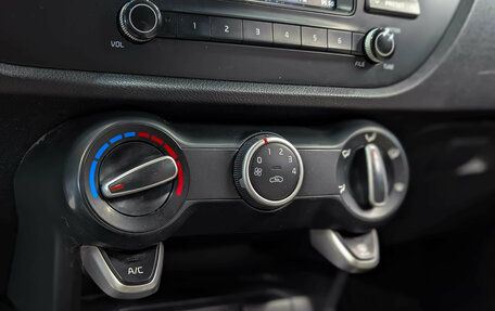 KIA Rio IV, 2017 год, 970 000 рублей, 19 фотография