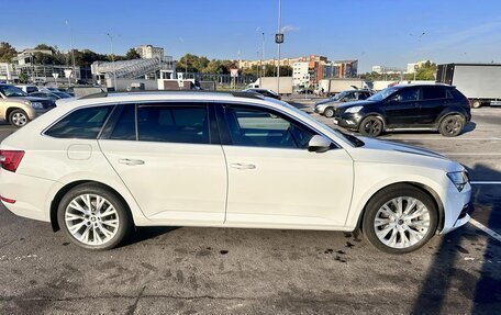 Skoda Superb III рестайлинг, 2022 год, 4 100 000 рублей, 3 фотография