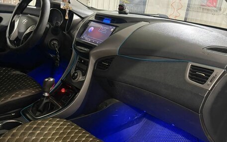 Hyundai Elantra VI, 2011 год, 800 000 рублей, 16 фотография