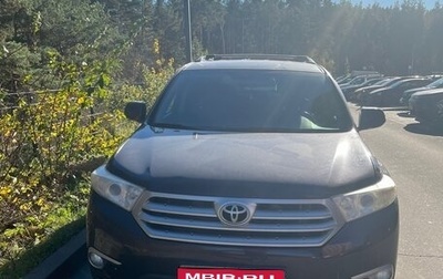 Toyota Highlander III, 2011 год, 1 850 000 рублей, 1 фотография