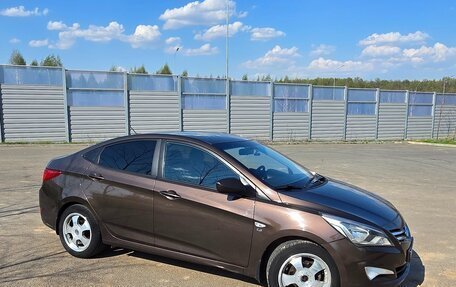 Hyundai Solaris II рестайлинг, 2015 год, 1 050 000 рублей, 1 фотография