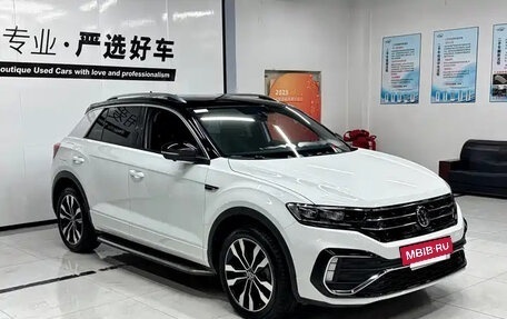Volkswagen T-Roc I, 2022 год, 1 829 000 рублей, 3 фотография