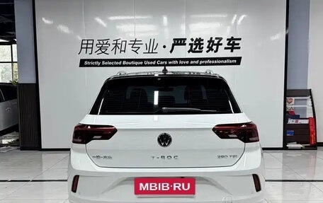 Volkswagen T-Roc I, 2022 год, 1 829 000 рублей, 5 фотография