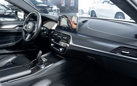 BMW 5 серия, 2021 год, 4 990 000 рублей, 18 фотография