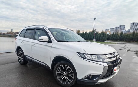 Mitsubishi Outlander III рестайлинг 3, 2017 год, 1 720 000 рублей, 5 фотография