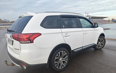 Mitsubishi Outlander III рестайлинг 3, 2017 год, 1 720 000 рублей, 8 фотография