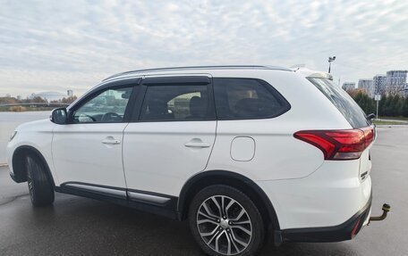 Mitsubishi Outlander III рестайлинг 3, 2017 год, 1 720 000 рублей, 9 фотография
