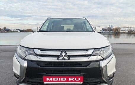 Mitsubishi Outlander III рестайлинг 3, 2017 год, 1 720 000 рублей, 3 фотография