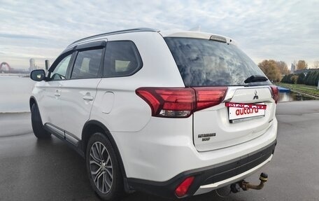 Mitsubishi Outlander III рестайлинг 3, 2017 год, 1 720 000 рублей, 6 фотография