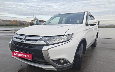 Mitsubishi Outlander III рестайлинг 3, 2017 год, 1 720 000 рублей, 2 фотография