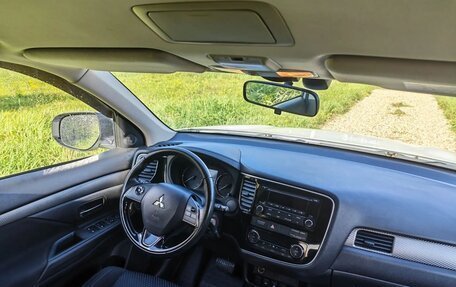 Mitsubishi Outlander III рестайлинг 3, 2017 год, 1 720 000 рублей, 12 фотография