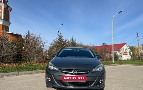 Opel Astra J, 2013 год, 550 000 рублей, 2 фотография