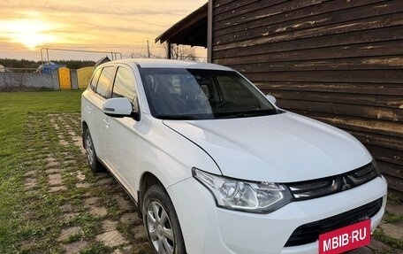 Mitsubishi Outlander III рестайлинг 3, 2013 год, 1 399 000 рублей, 1 фотография