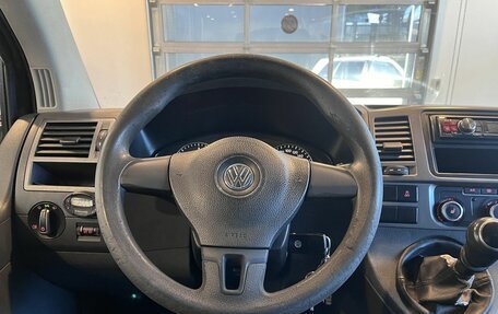 Volkswagen Caravelle T5, 2012 год, 2 046 000 рублей, 10 фотография