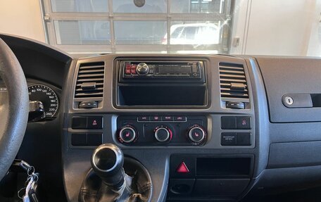 Volkswagen Caravelle T5, 2012 год, 2 046 000 рублей, 13 фотография
