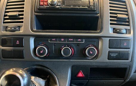 Volkswagen Caravelle T5, 2012 год, 2 046 000 рублей, 15 фотография