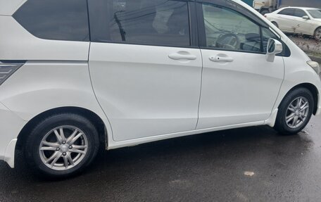Honda Freed I, 2013 год, 1 260 000 рублей, 4 фотография