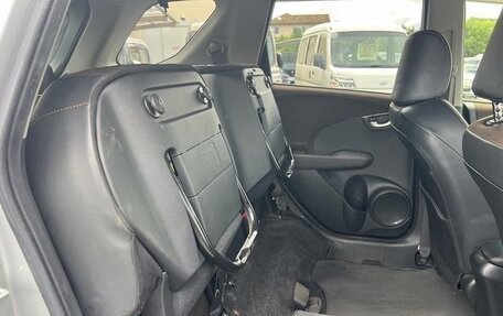 Honda Fit Shuttle I рестайлинг, 2013 год, 710 000 рублей, 22 фотография