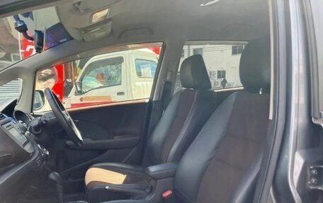 Honda Fit Shuttle I рестайлинг, 2013 год, 710 000 рублей, 33 фотография