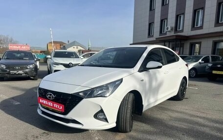 Hyundai Solaris II рестайлинг, 2021 год, 1 750 000 рублей, 3 фотография