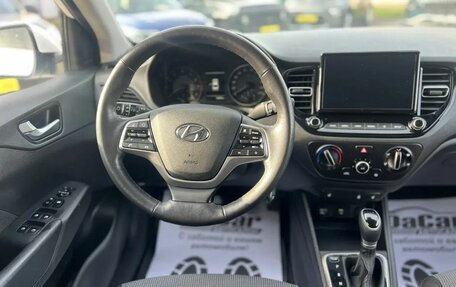 Hyundai Solaris II рестайлинг, 2021 год, 1 750 000 рублей, 9 фотография